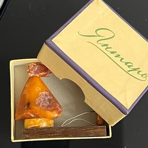 Vintage Baltic Amber  Sculpture Figurine EXPO'67 Montreal